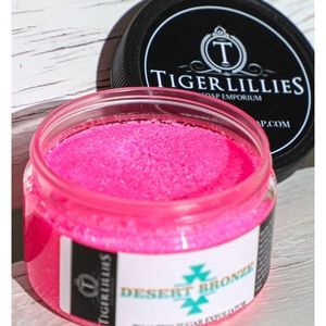 Desert Bronze pink exfoliating scrub!